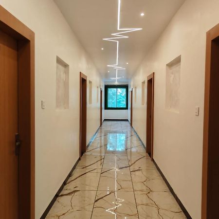 Rk Hotel & Restaurant Dewas ภายนอก รูปภาพ